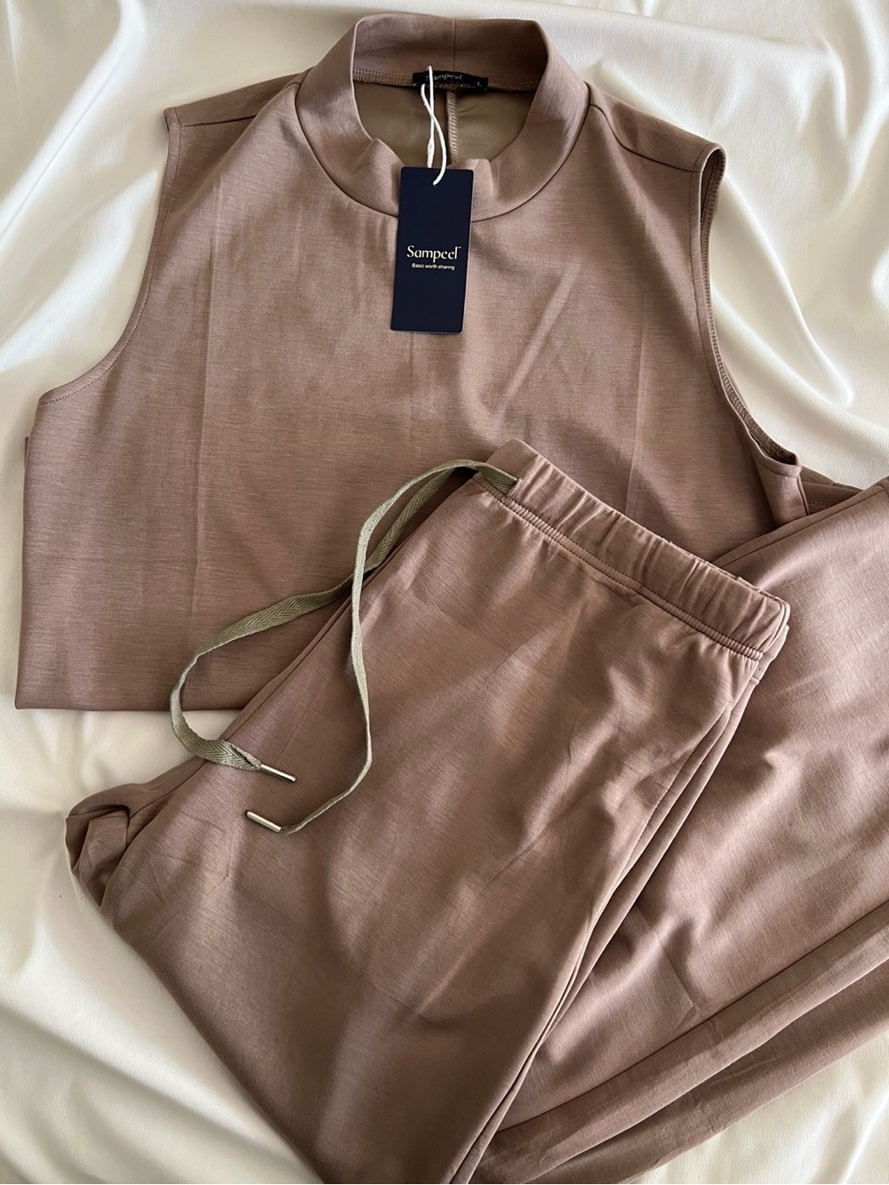 NWT Sampeef Two Piece Set ✨🥥 - Picture 2 of 6